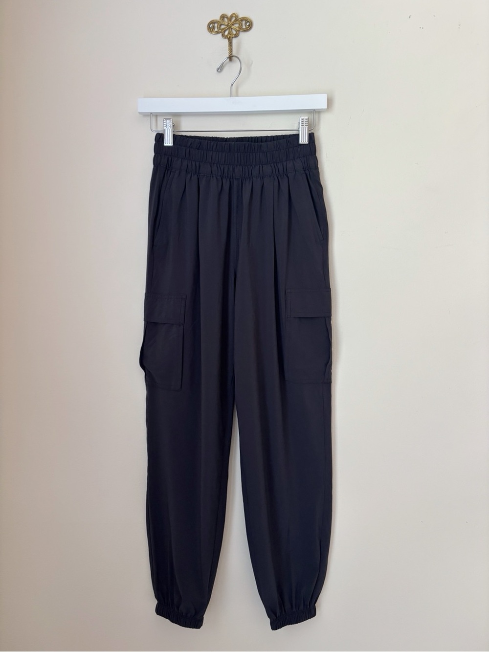 Vuori Black Villa Cargo Joggers Womens XS